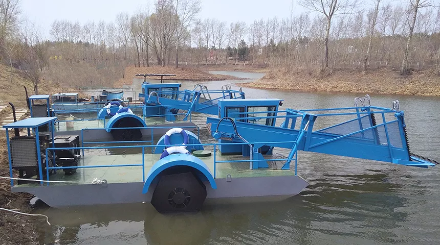 小型水草收割机