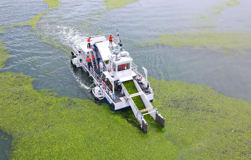浮萍自动采集船